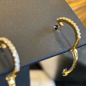 💎18KW 1/5 CTW Diamond Earrings 💎